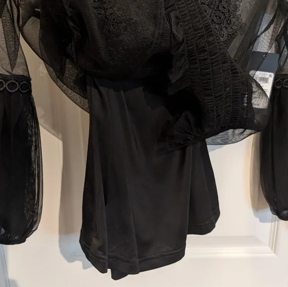 GUESS‎ Luigi Appliqué Smocked Top Size Medium Black - Picture 4 of 9